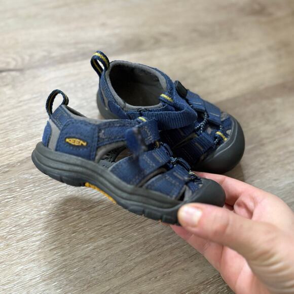 Keen 5c shoes - Picture 2 of 4